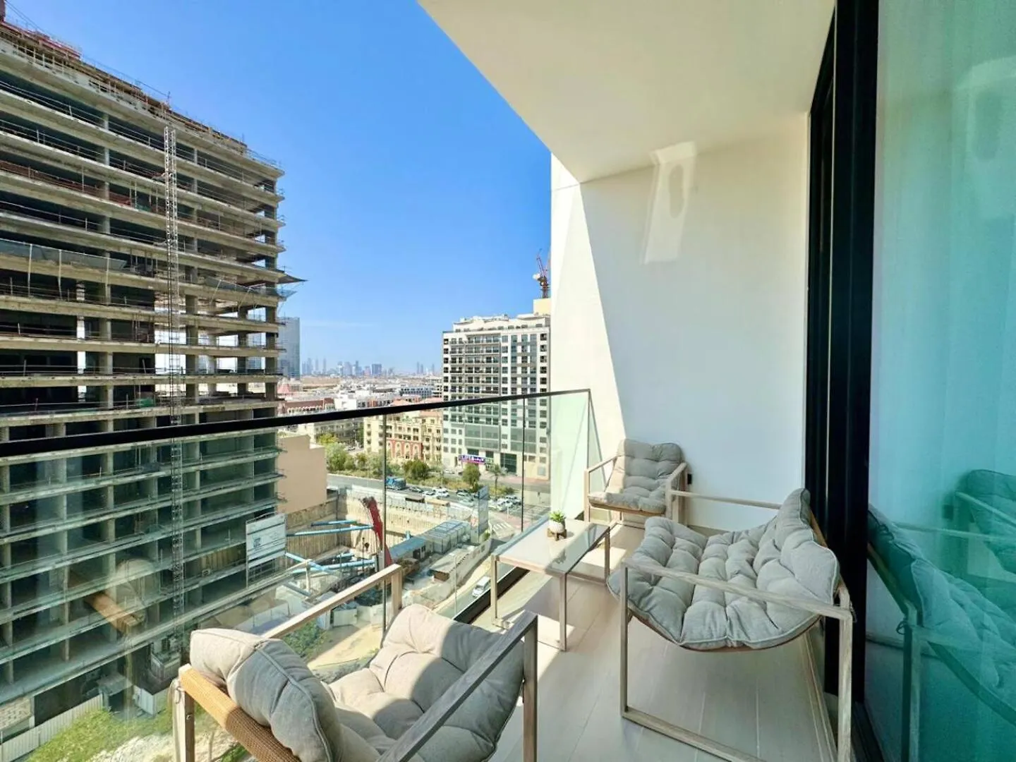1Br In Jvc With Modern Interiors And Facilities Apartment Dubai 0*,