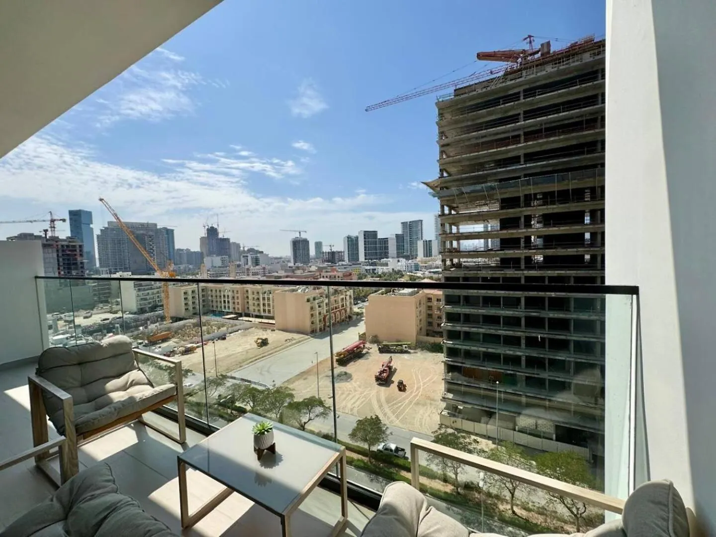 1Br In Jvc With Modern Interiors And Facilities Apartment Dubai